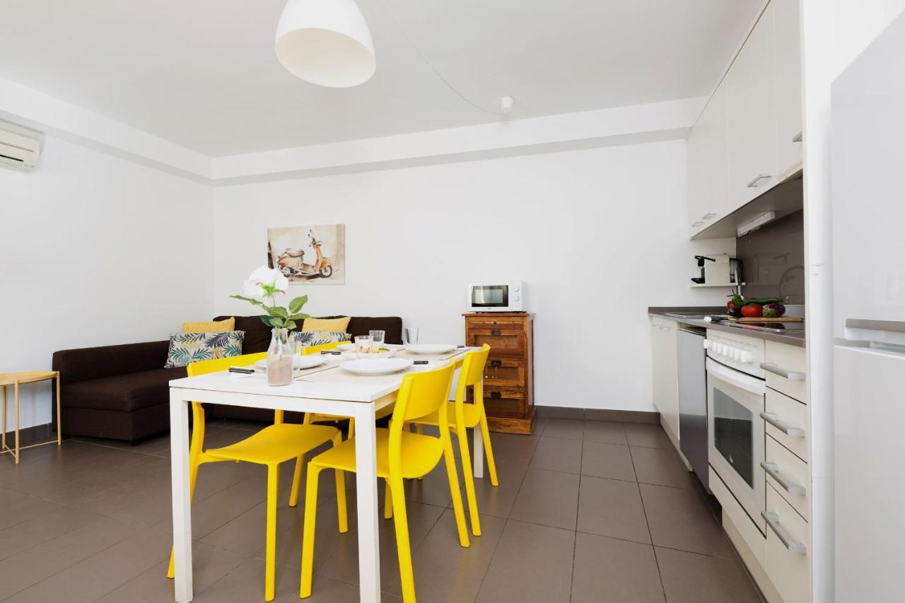 Apartamentos Cornellalux Cornellà de Llobregat Екстериор снимка