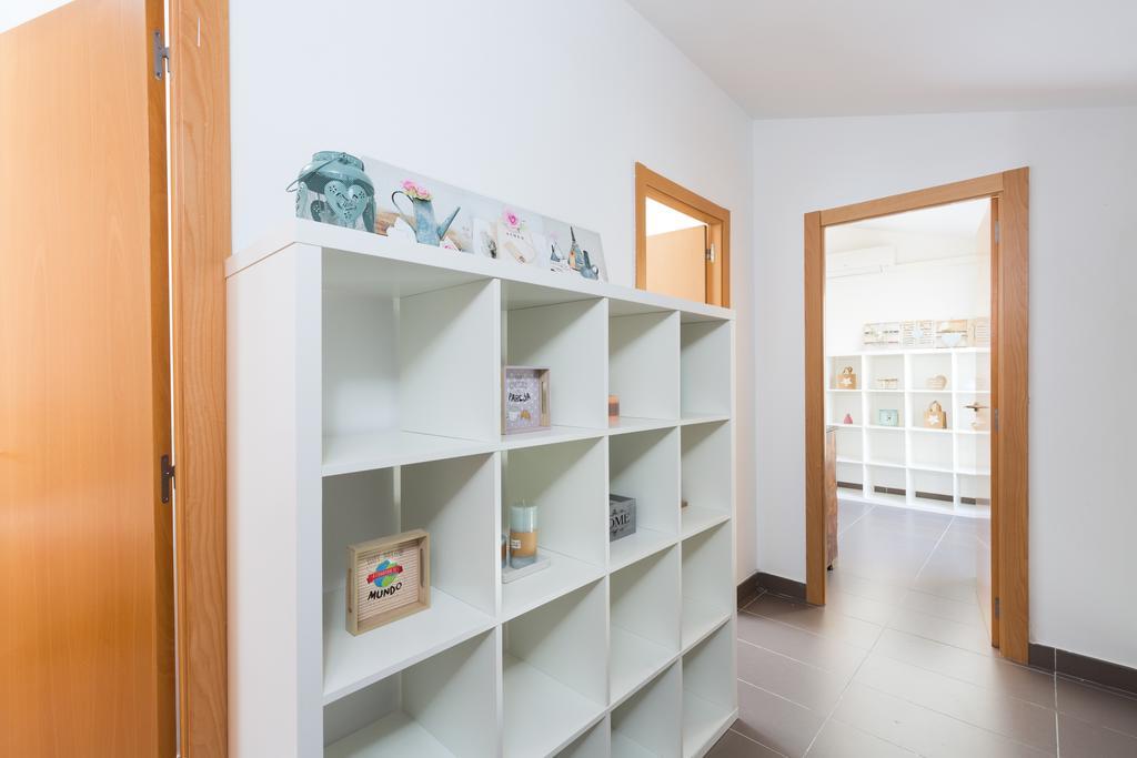 Apartamentos Cornellalux Cornellà de Llobregat Екстериор снимка