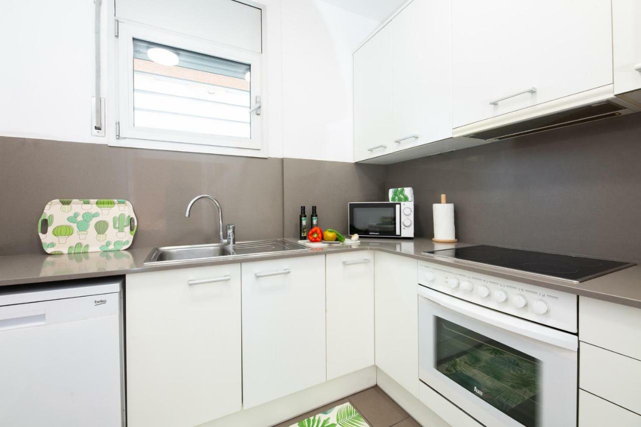 Apartamentos Cornellalux Cornellà de Llobregat Екстериор снимка