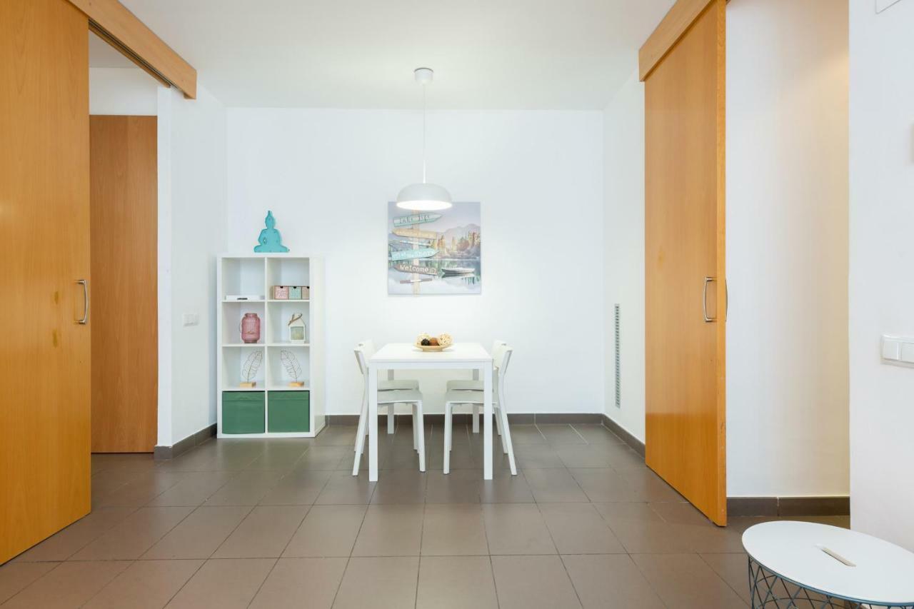 Apartamentos Cornellalux Cornellà de Llobregat Екстериор снимка